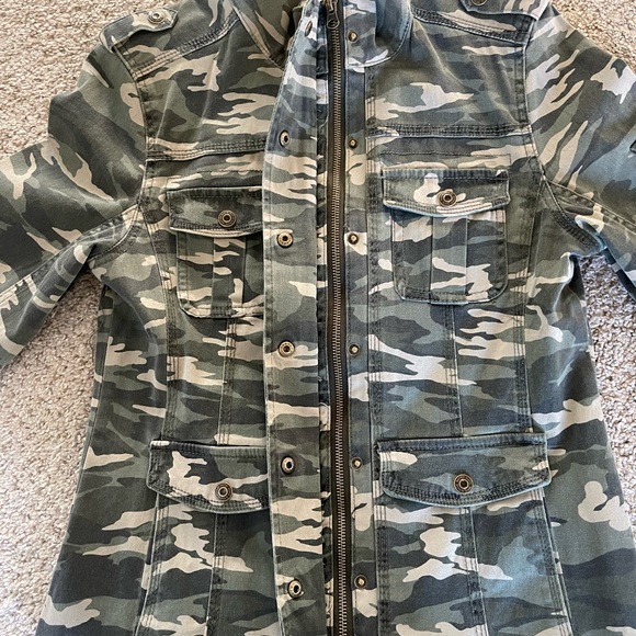 Kensie Army shacket - Picture 2 of 6